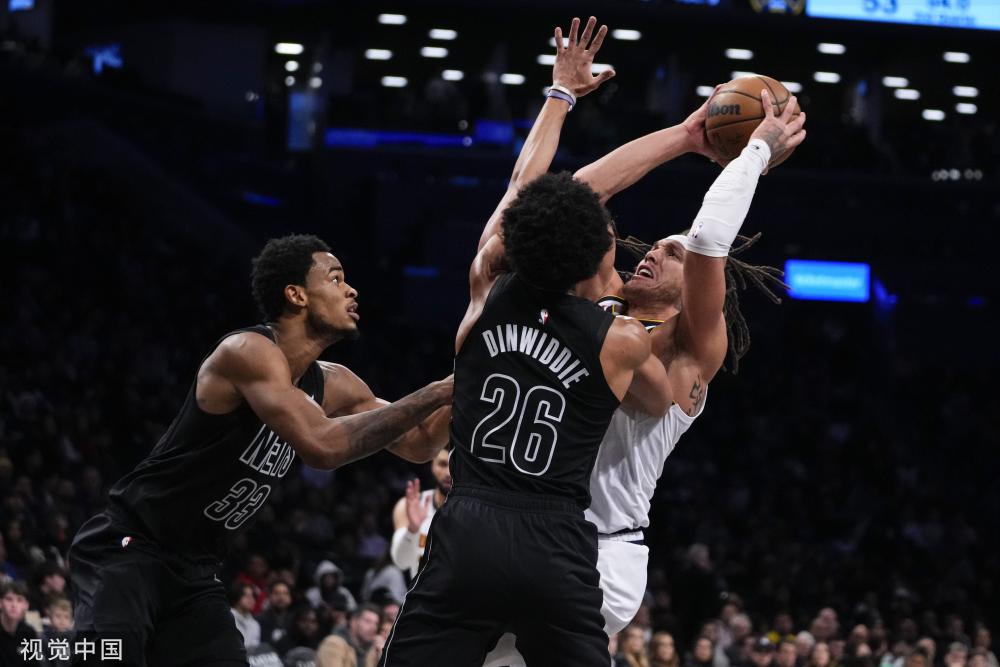 试图越过这 试图越过这