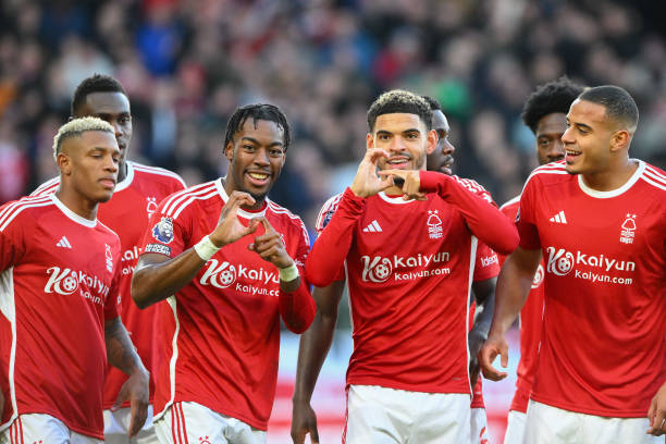 表现显然受 表现显然受